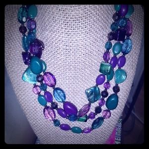 TRIPLE STRAND STATEMENT NECKLACE